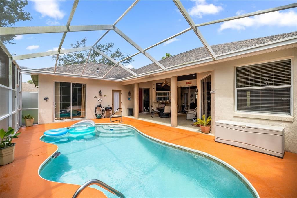 En Venta: $390,000 (4 camas, 2 baños, 2555 Pies cuadrados)