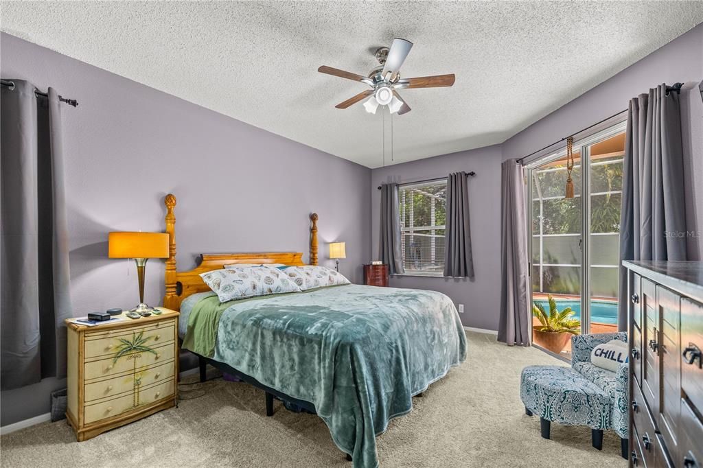 En Venta: $390,000 (4 camas, 2 baños, 2555 Pies cuadrados)