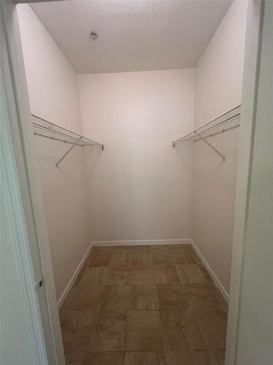 合同活跃: $1,790 (2 贝兹, 2 浴室, 886 平方英尺)