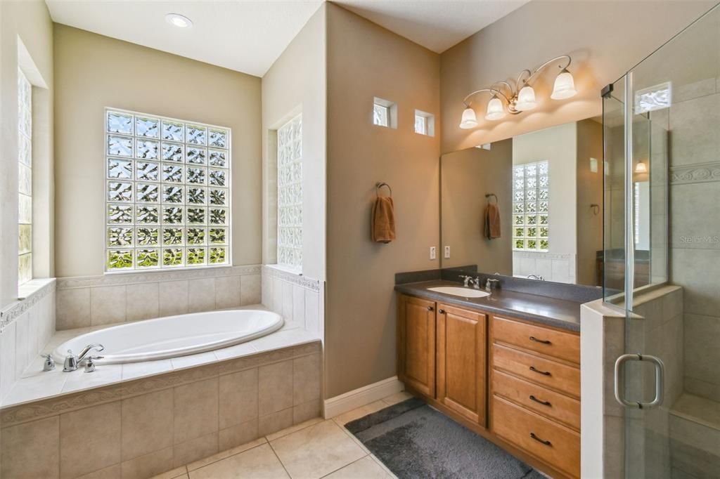 For Sale: $445,000 (2 beds, 2 baths, 2343 Square Feet)