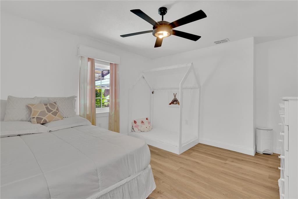 Active With Contract: $499,000 (3 beds, 2 baths, 1986 Square Feet)