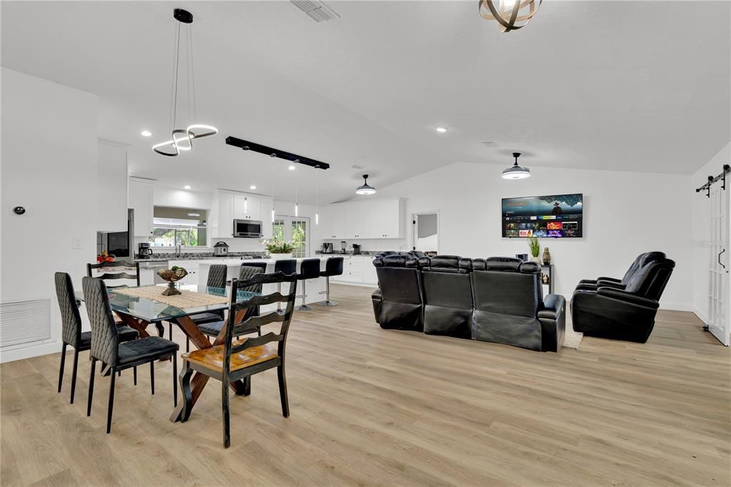 Active With Contract: $499,000 (3 beds, 2 baths, 1986 Square Feet)