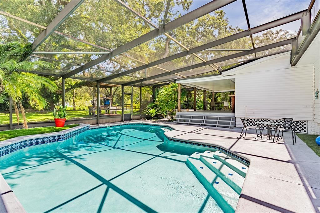 Active With Contract: $499,000 (3 beds, 2 baths, 1986 Square Feet)