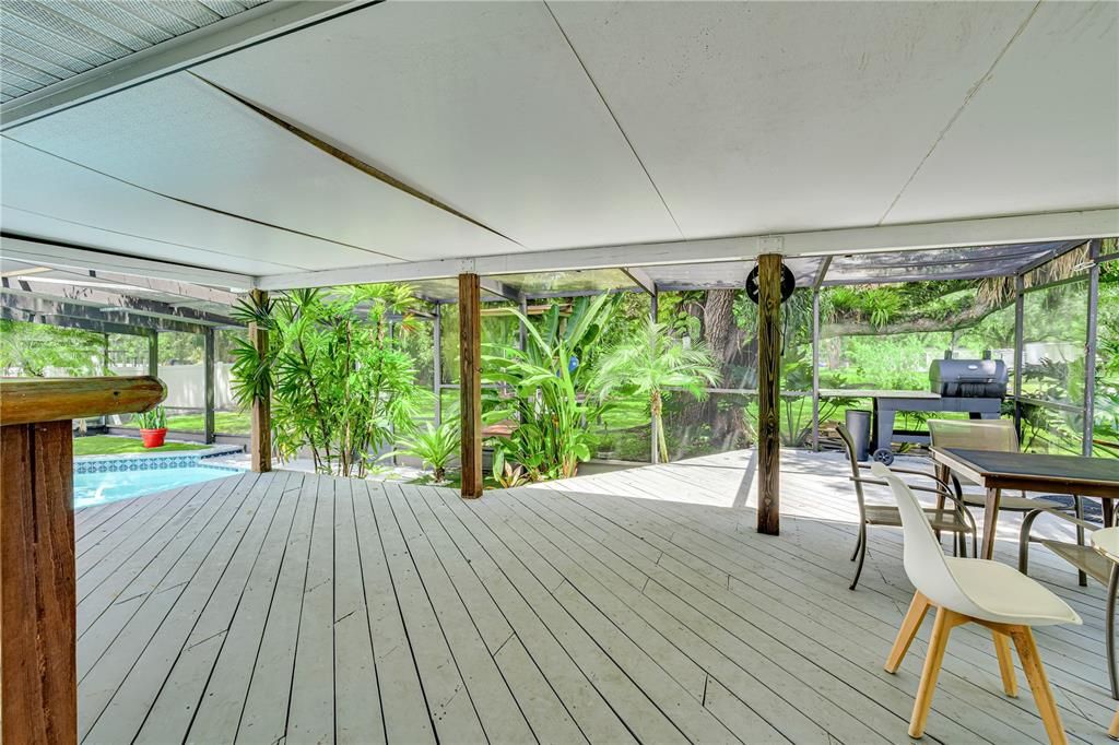 Active With Contract: $499,000 (3 beds, 2 baths, 1986 Square Feet)