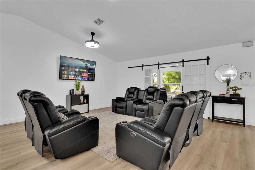 Active With Contract: $499,000 (3 beds, 2 baths, 1986 Square Feet)