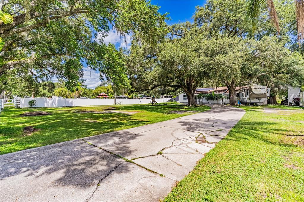 Active With Contract: $499,000 (3 beds, 2 baths, 1986 Square Feet)