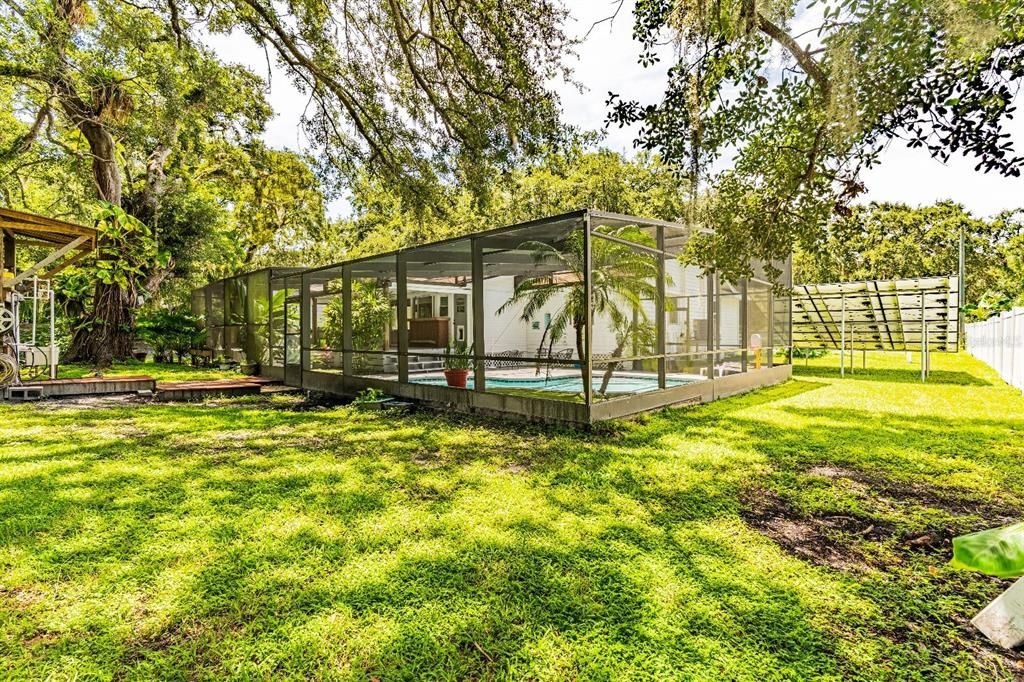 Active With Contract: $499,000 (3 beds, 2 baths, 1986 Square Feet)