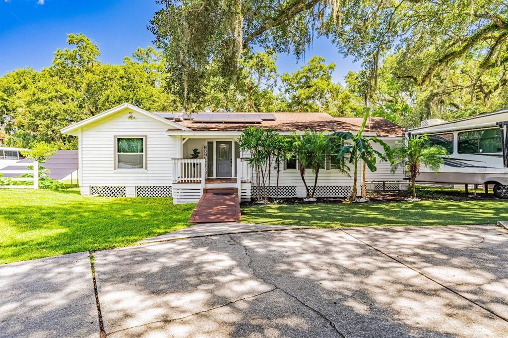 Active With Contract: $499,000 (3 beds, 2 baths, 1986 Square Feet)