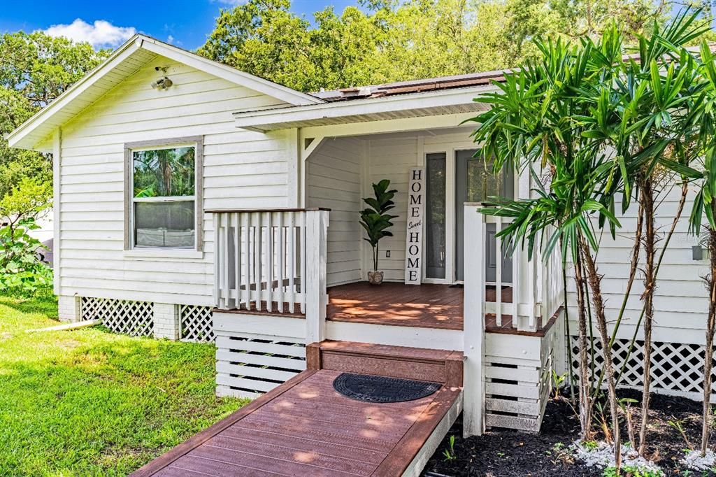 Active With Contract: $499,000 (3 beds, 2 baths, 1986 Square Feet)