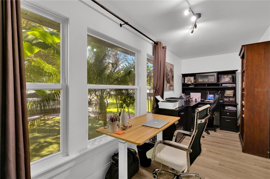 Active With Contract: $499,000 (3 beds, 2 baths, 1986 Square Feet)