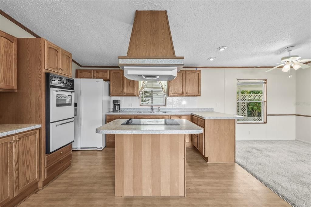 待售: $129,900 (3 贝兹, 2 浴室, 1296 平方英尺)