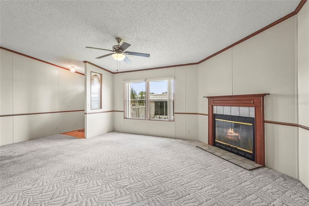 待售: $129,900 (3 贝兹, 2 浴室, 1296 平方英尺)