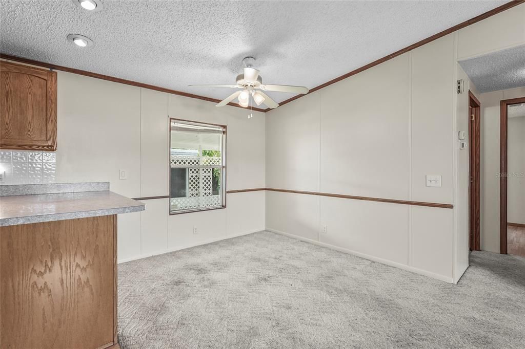 待售: $129,900 (3 贝兹, 2 浴室, 1296 平方英尺)