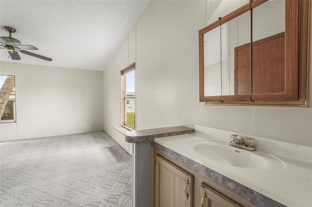 待售: $129,900 (3 贝兹, 2 浴室, 1296 平方英尺)