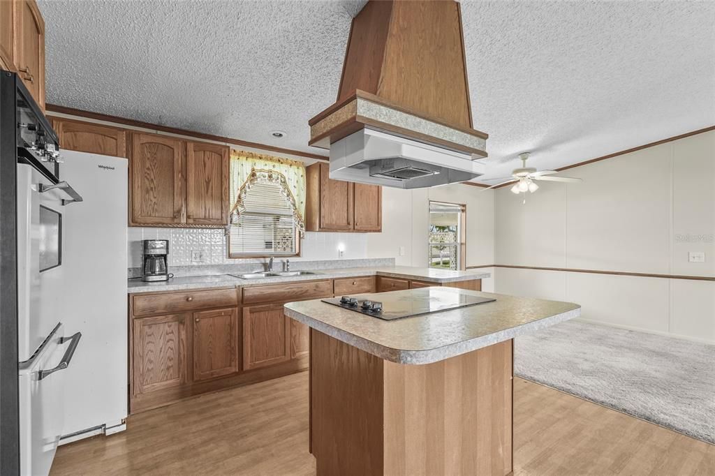 待售: $129,900 (3 贝兹, 2 浴室, 1296 平方英尺)