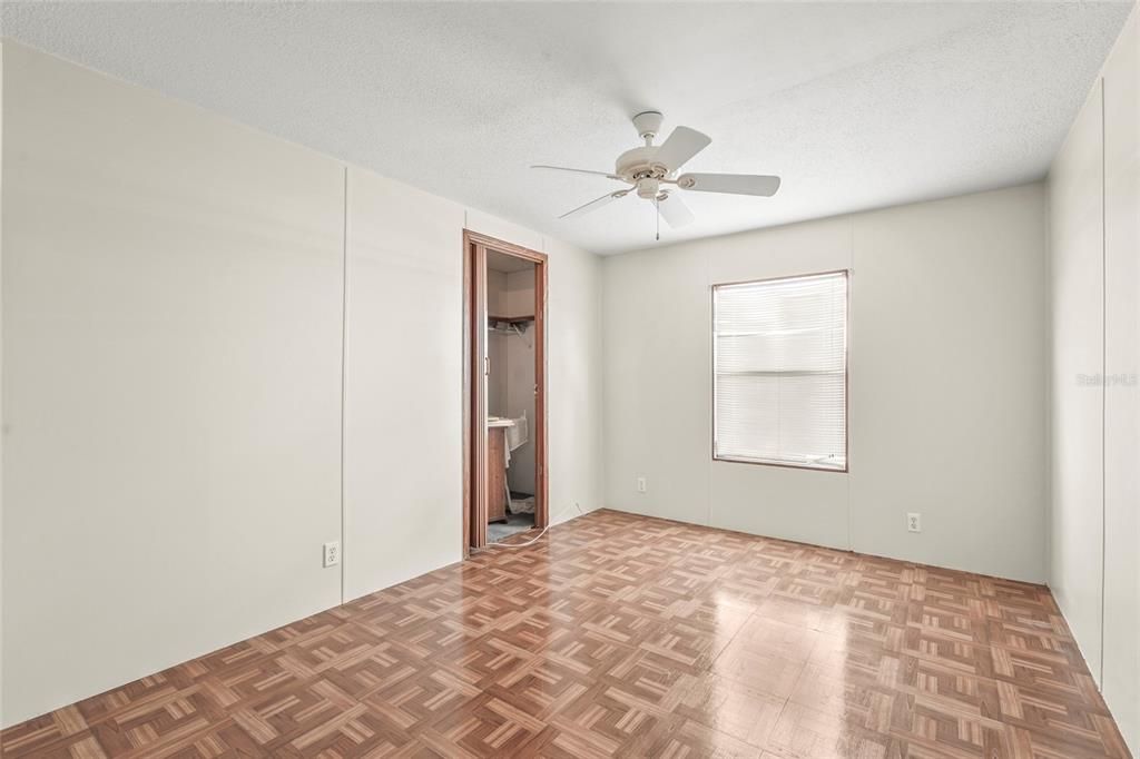 待售: $129,900 (3 贝兹, 2 浴室, 1296 平方英尺)