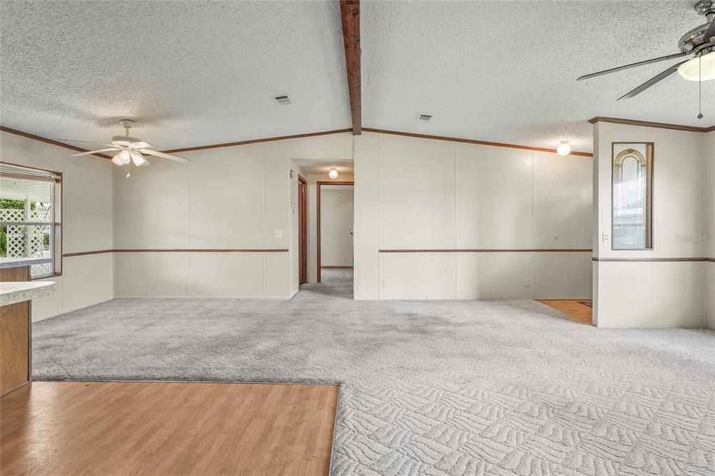 待售: $129,900 (3 贝兹, 2 浴室, 1296 平方英尺)