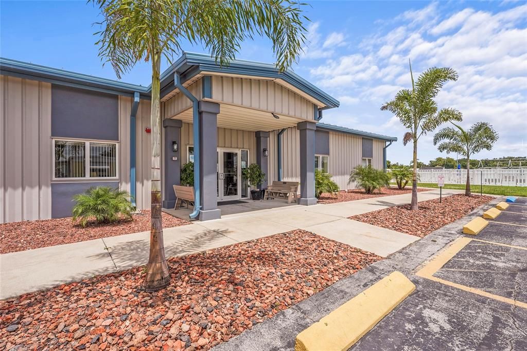 待售: $129,900 (3 贝兹, 2 浴室, 1296 平方英尺)