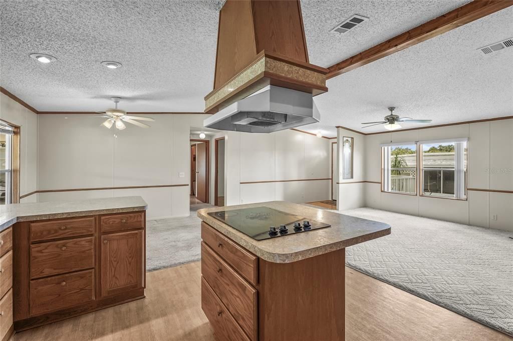 待售: $129,900 (3 贝兹, 2 浴室, 1296 平方英尺)