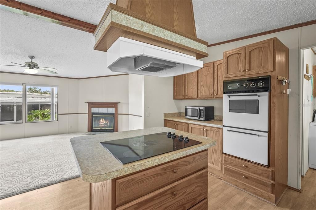 待售: $129,900 (3 贝兹, 2 浴室, 1296 平方英尺)