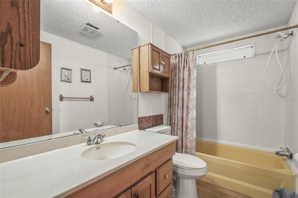 待售: $129,900 (3 贝兹, 2 浴室, 1296 平方英尺)