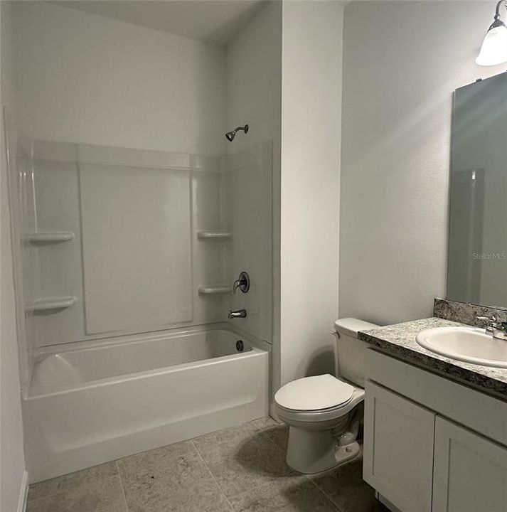 合同活跃: $384,990 (3 贝兹, 2 浴室, 1536 平方英尺)