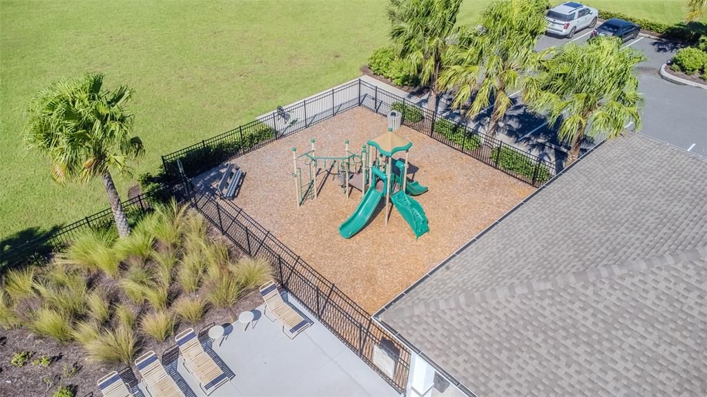 Activo con contrato: $365,000 (4 camas, 3 baños, 1902 Pies cuadrados)