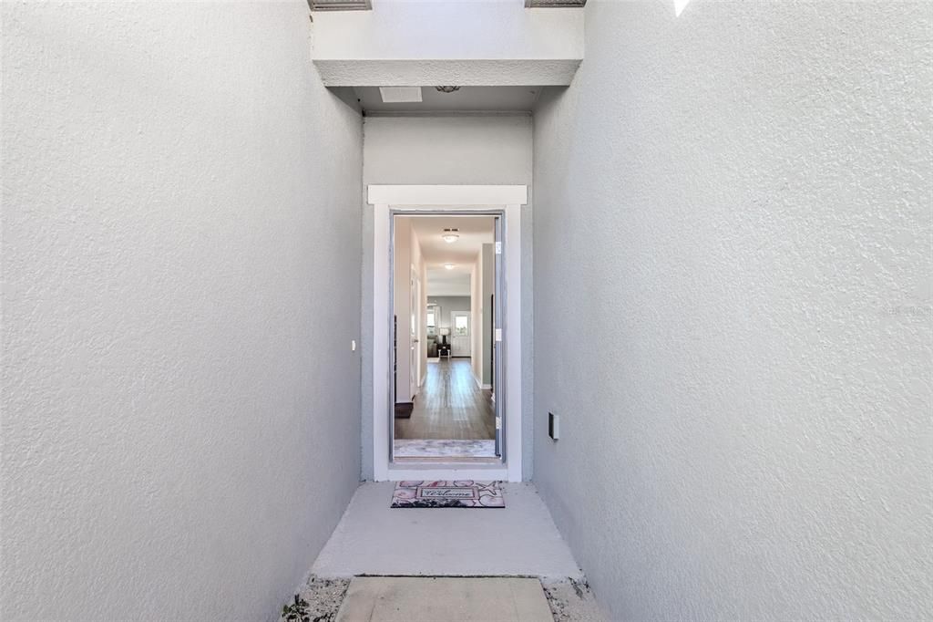 Activo con contrato: $365,000 (4 camas, 3 baños, 1902 Pies cuadrados)