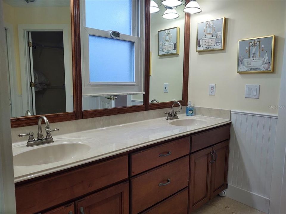 For Rent: $3,500 (2 beds, 2 baths, 1409 Square Feet)