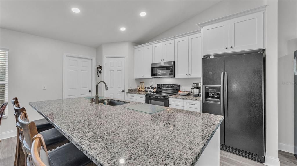 For Sale: $341,500 (3 beds, 2 baths, 1320 Square Feet)