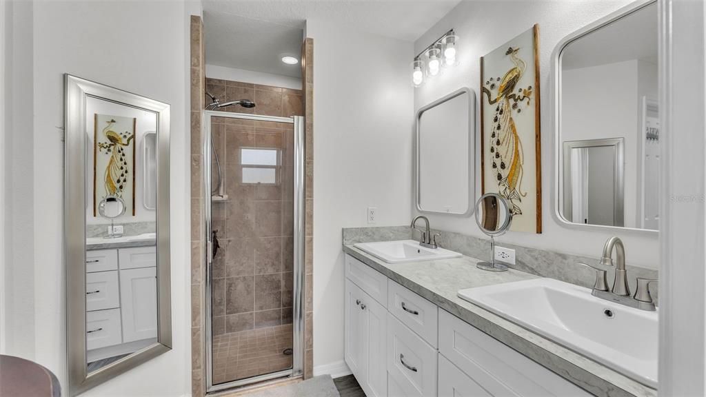 For Sale: $341,500 (3 beds, 2 baths, 1320 Square Feet)