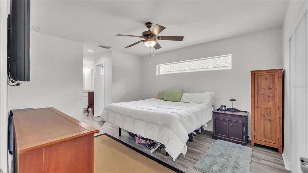 For Sale: $341,500 (3 beds, 2 baths, 1320 Square Feet)