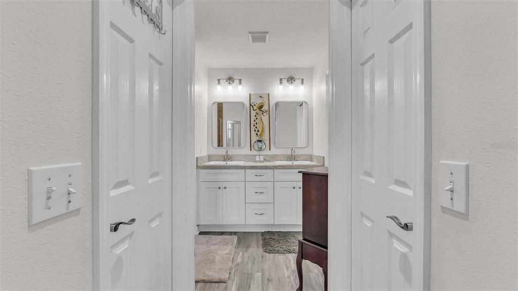 For Sale: $341,500 (3 beds, 2 baths, 1320 Square Feet)