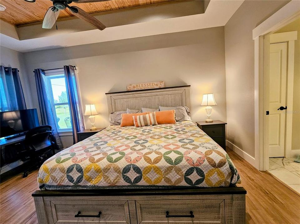 На продажу: $369,000 (3 спален, 2 ванн, 1402 Квадратных фут)