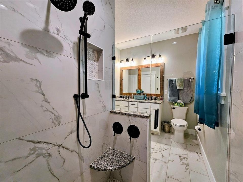 На продажу: $369,000 (3 спален, 2 ванн, 1402 Квадратных фут)