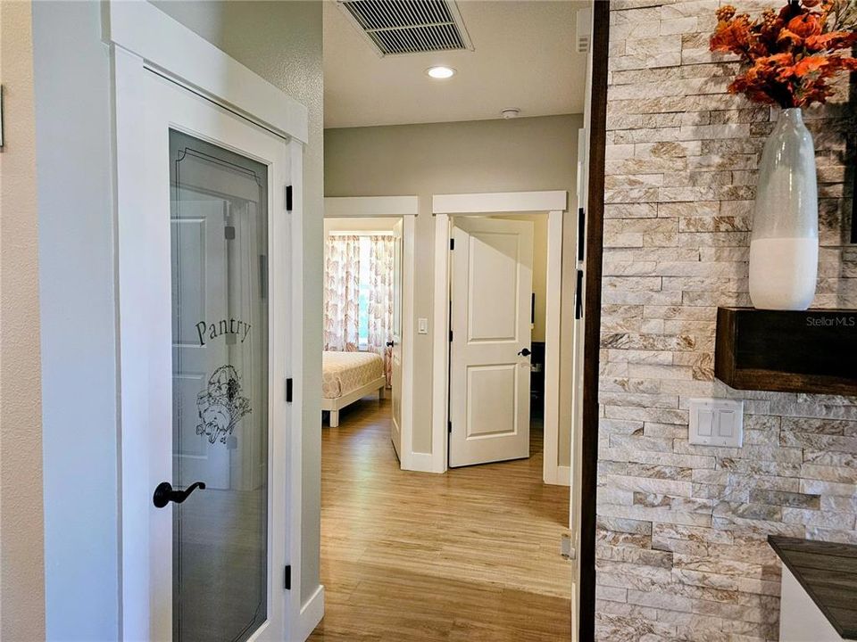 На продажу: $369,000 (3 спален, 2 ванн, 1402 Квадратных фут)