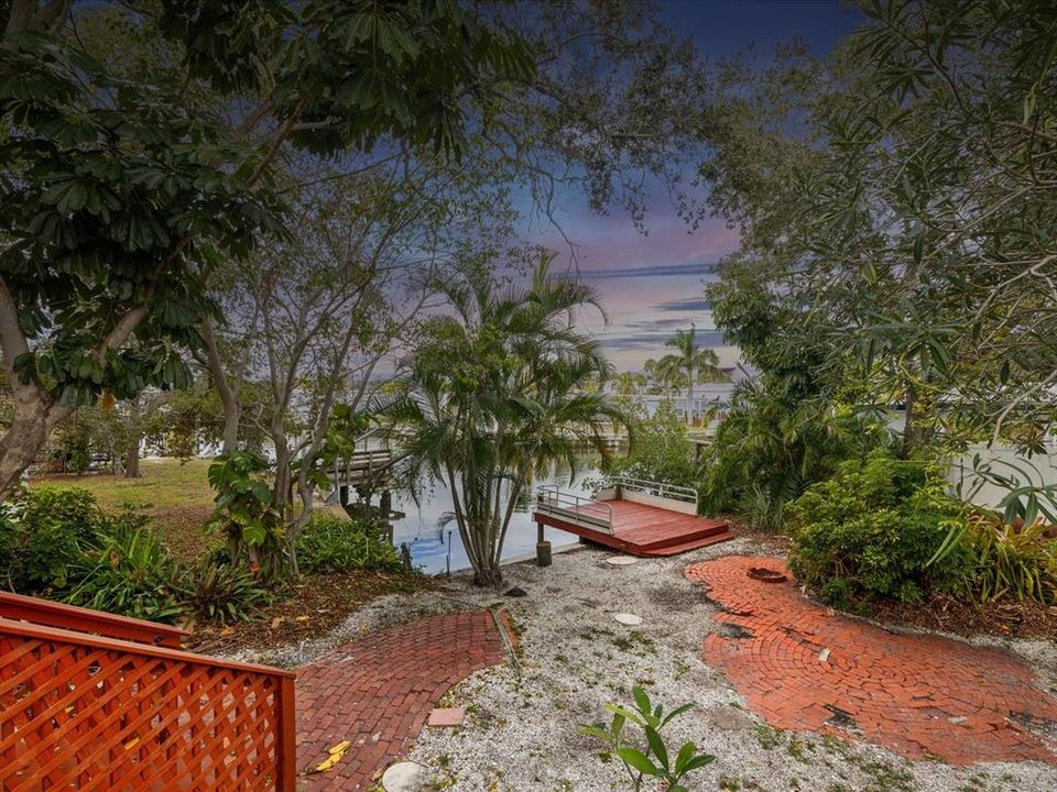 For Rent: $3,550 (3 beds, 3 baths, 1801 Square Feet)