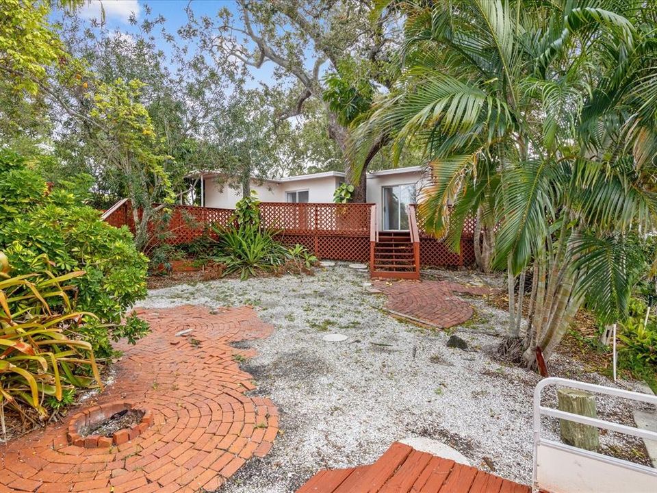 For Rent: $3,550 (3 beds, 3 baths, 1801 Square Feet)