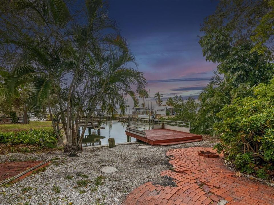 For Rent: $3,550 (3 beds, 3 baths, 1801 Square Feet)