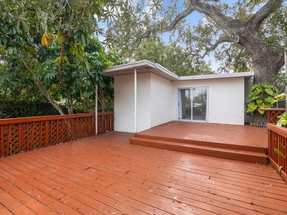 For Rent: $3,550 (3 beds, 3 baths, 1801 Square Feet)