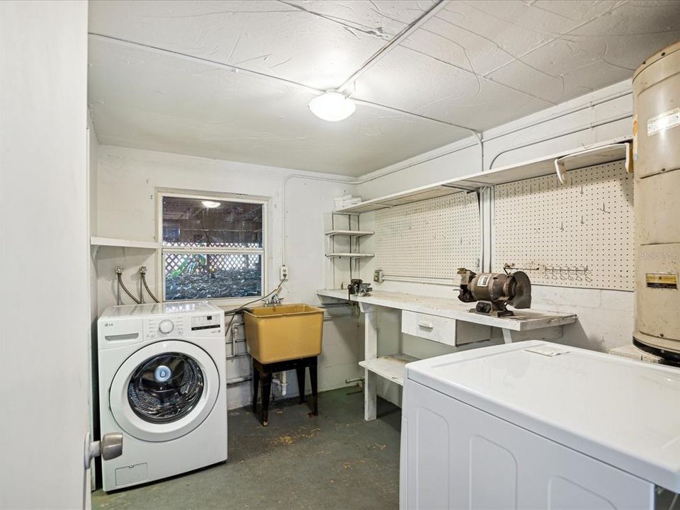 For Rent: $3,550 (3 beds, 3 baths, 1801 Square Feet)