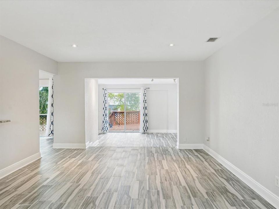 For Rent: $3,550 (3 beds, 3 baths, 1801 Square Feet)