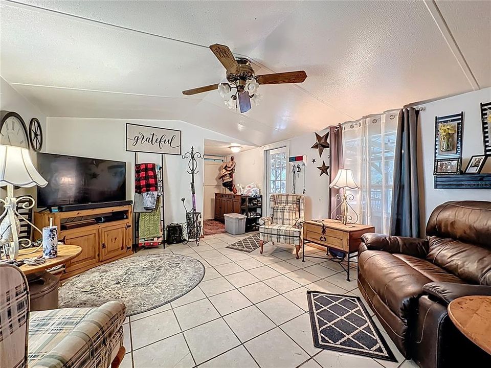 En Venta: $150,000 (2 camas, 2 baños, 924 Pies cuadrados)