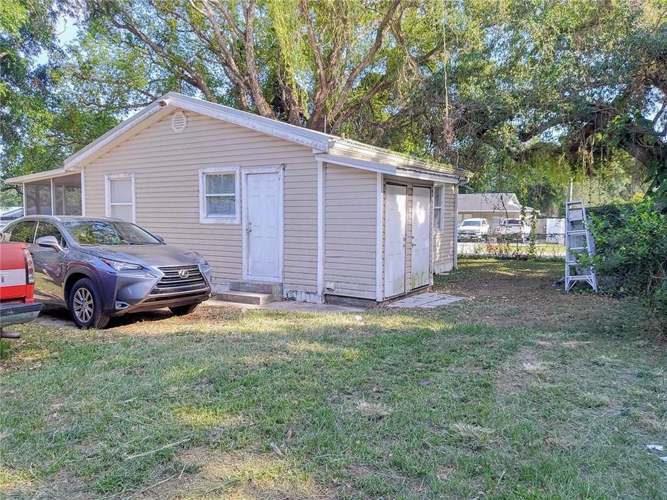 Под контрактом: $200,000 (2 спален, 1 ванн, 576 Квадратных фут)