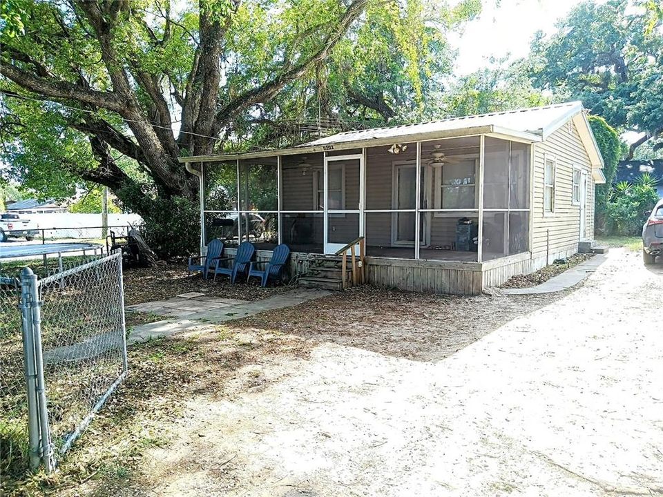 Под контрактом: $200,000 (2 спален, 1 ванн, 576 Квадратных фут)