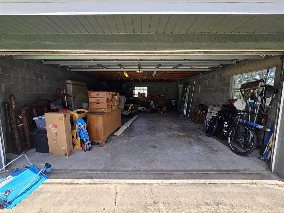 For Sale: $399,999 (3 beds, 2 baths, 2336 Square Feet)