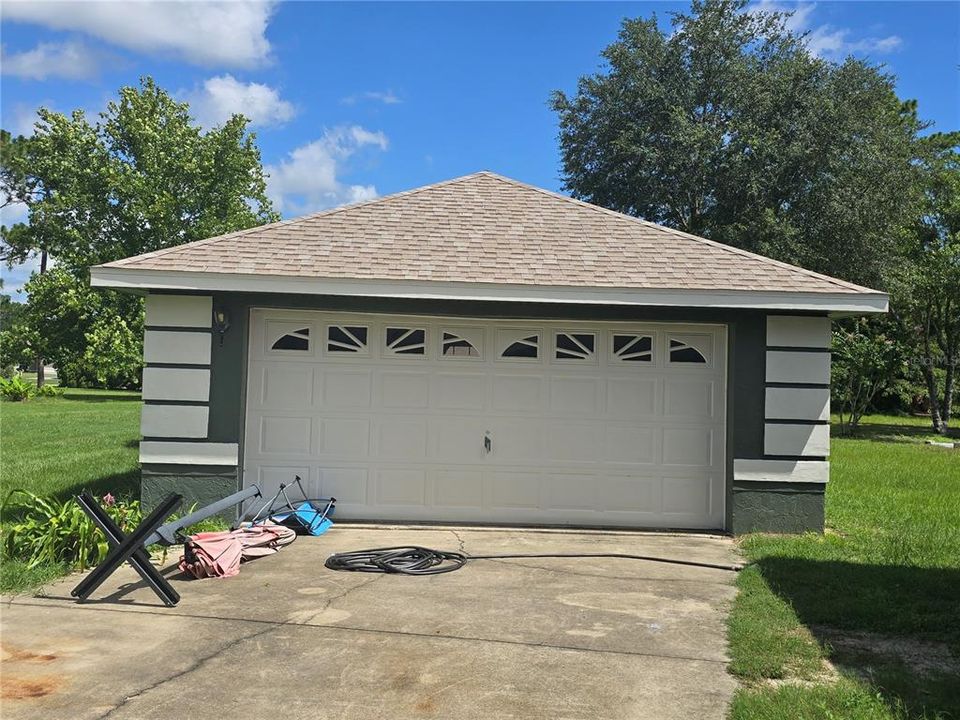 For Sale: $399,999 (3 beds, 2 baths, 2336 Square Feet)