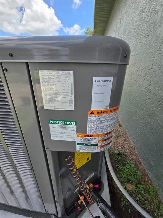 For Sale: $399,999 (3 beds, 2 baths, 2336 Square Feet)