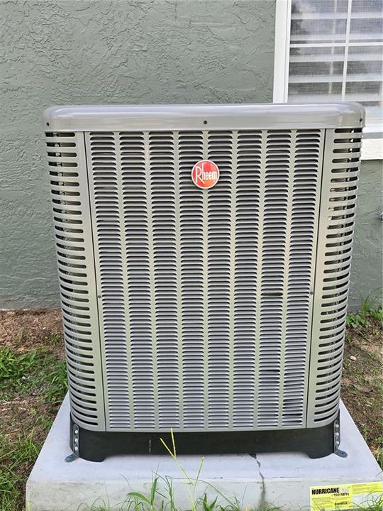 For Sale: $399,999 (3 beds, 2 baths, 2336 Square Feet)