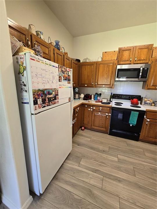 For Sale: $399,999 (3 beds, 2 baths, 2336 Square Feet)